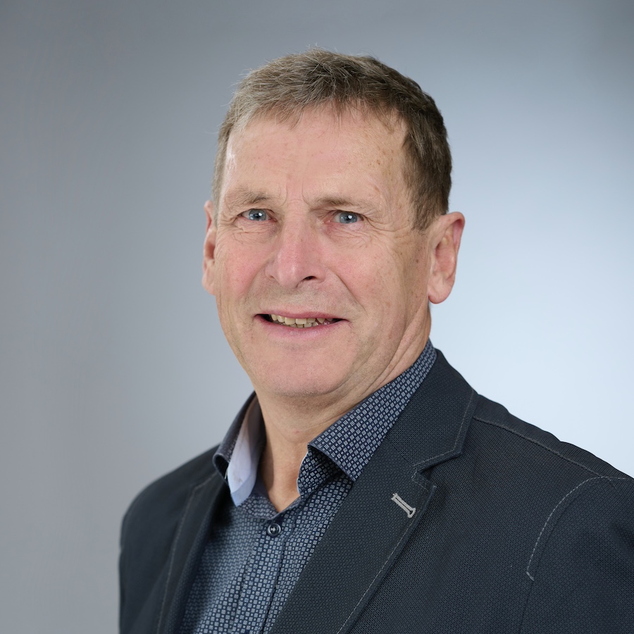  Hartmut Rter